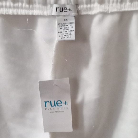 New Women's Plus Size Shorts W/ Elastic Tie String Waist (Forever Love message) - Picture 6 of 10